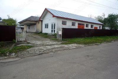 Spațiu comercial, de 370 mp, în Central - 6