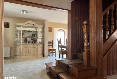 Casă cu 5 camere cu Teren 1000 Mp în Central - 4