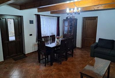 Casă cu Teren 250 Mp în Central - 1