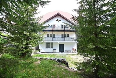Hotel/Pensiune, de 342 mp, în Baia de Fier