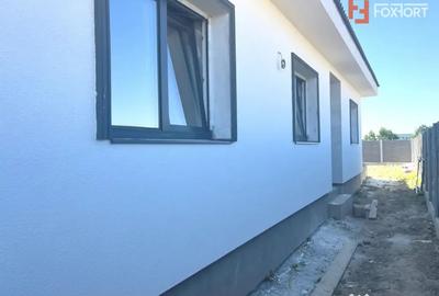 Casă cu 4 camere cu Teren 368 Mp în Moșnița Nouă