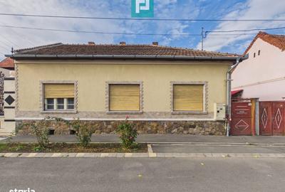Casă cu 4 camere în Bârzești