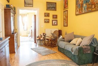 Apartament cu 2 camere semidecomandat, mobilat în Central