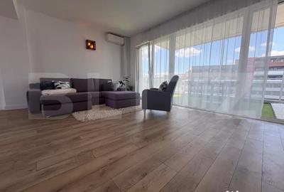 Apartament cu 5 camere decomandat în Bună Ziua