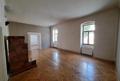 Spațiu comercial, de 150 mp, în Central