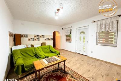 Casă cu 4 camere cu Teren 1315 Mp în Cernat