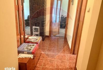Apartament cu 3 camere decomandat în Central - 11