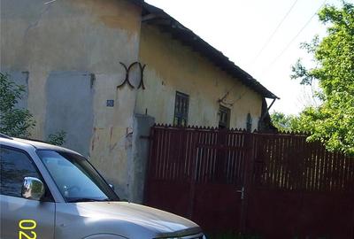 Casă cu 6 camere în Corabia