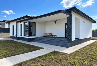 Casă cu 4 camere cu Teren 450 Mp în Bucium