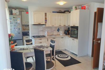 Apartament cu 4 camere decomandat în Dârste