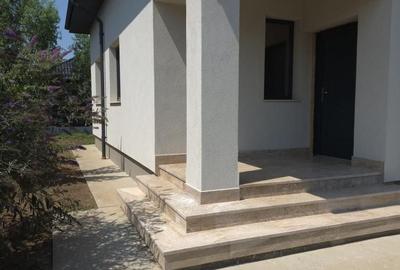 Casă cu 4 camere cu Teren 357 Mp în Central