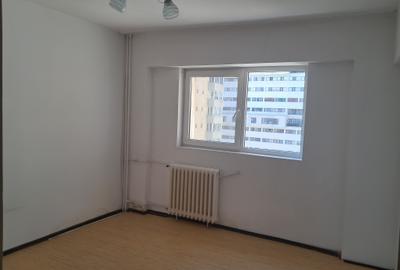 Apartament cu 4 camere în Colentina