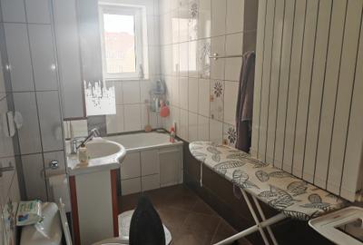 Apartament cu 3 camere semidecomandat în Gemenii - 17