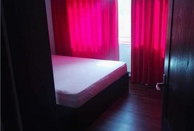 Apartament cu 2 camere decomandat în 22 Decembrie 1989