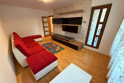 Apartament cu 3 camere decomandat în Florești
