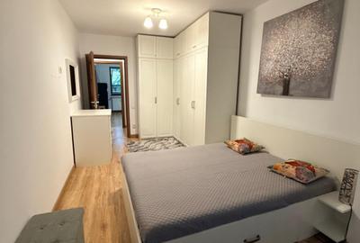 Apartament cu 3 camere semidecomandat în Drumul Taberei