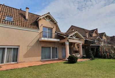Casă cu 6 camere cu Teren 620 Mp în Central