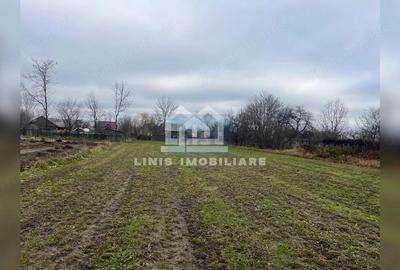 Teren de 3900 mp, în Est