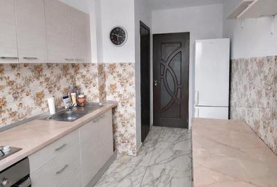 Apartament cu 3 camere semidecomandat în Micro 16 - 2