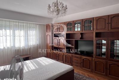 Apartament cu 3 camere decomandat în Decebal