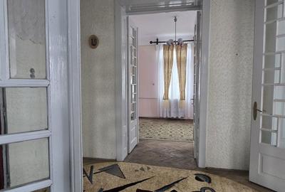 Casă cu 6 camere decomandat cu Teren 461 Mp în Central - 9