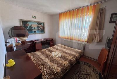 Apartament cu 2 camere semidecomandat, mobilat în Micro 11