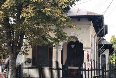 Casă cu 5 camere în Ultracentral - 1