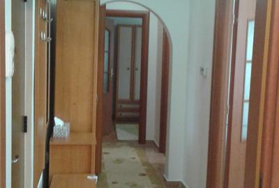 Apartament cu 2 camere decomandat în Mărăței