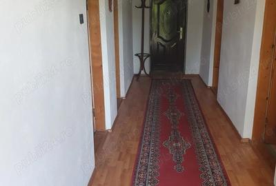Casă cu 5 camere cu Teren 3000 Mp în Butoiești - 3