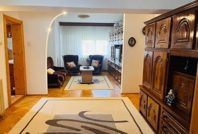 Apartament cu 3 camere decomandat, mobilat în Ultracentral - 2