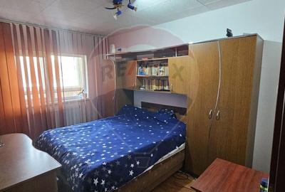 Apartament cu 4 camere decomandat în Coman - 11