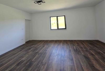 Casă cu 4 camere în Ciritei - 2