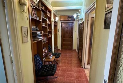Apartament cu 3 camere în Central - 2