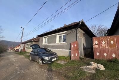 Casă cu 2 camere cu Teren 250 Mp în Central - 3