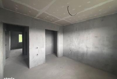 Casă cu 4 camere decomandat cu Teren 500 Mp în Nazna