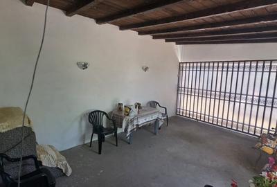 Casă cu 4 camere în Central