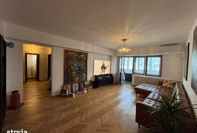 Apartament cu 3 camere semidecomandat în Grivița