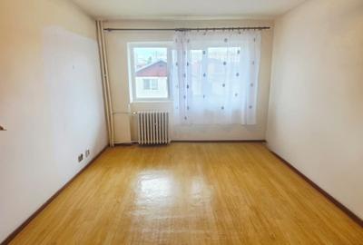Apartament cu 2 camere decomandat în Malu Roșu