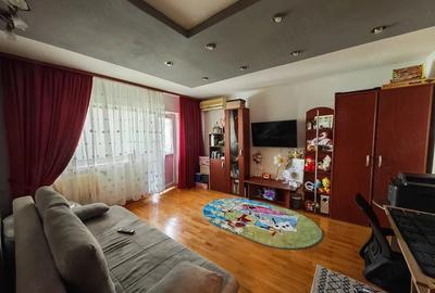 Apartament cu 2 camere decomandat în Traian