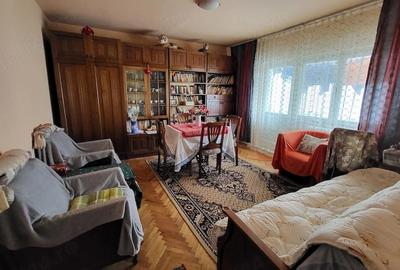 Apartament cu 3 camere decomandat în Aradului - 5