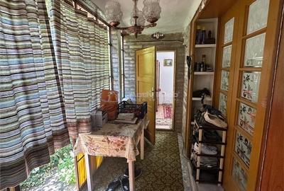 Casă cu 3 camere în Central