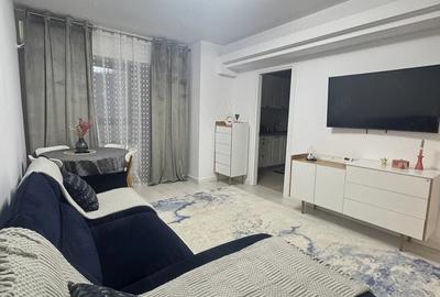 Apartament cu 3 camere decomandat în Nicolina