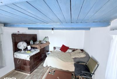 Casă cu 2 camere cu Teren 2204 Mp în Unțeni