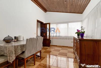Casă cu 4 camere cu Teren 1366 Mp în Central