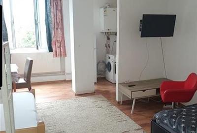 Garsonieră decomandată, mobilată în Aleea Carpați