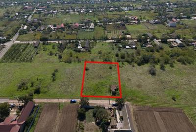 Teren de 2100 mp, în Jurilovca - 2
