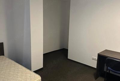 Apartament cu 4 camere decomandat în Cornișa