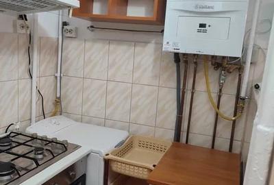 Garsonieră decomandată, mobilată în Baza 3 - 5