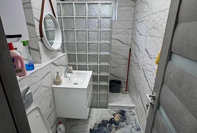 Apartament cu 2 camere în Micro 15