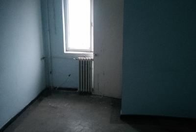 Apartament cu 3 camere decomandat în Brăilei - 1